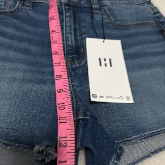 SILVER JEANS CO Raw Hem Denim Shorts ~ NWT - Picture 10 of 10